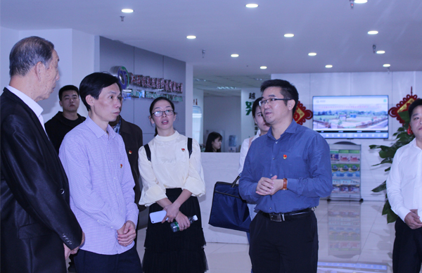 贛州市章貢區(qū)委組織部、非公黨委領(lǐng)導(dǎo)蒞臨我司視察指導(dǎo)黨建“三化”建設(shè)工作