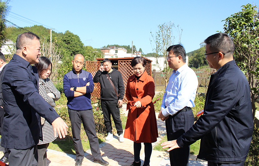 章貢區(qū)委常委、政法委書(shū)記黃繼蘋(píng)一行蒞臨挺進(jìn)環(huán)保章貢項(xiàng)目點(diǎn)視察調(diào)研